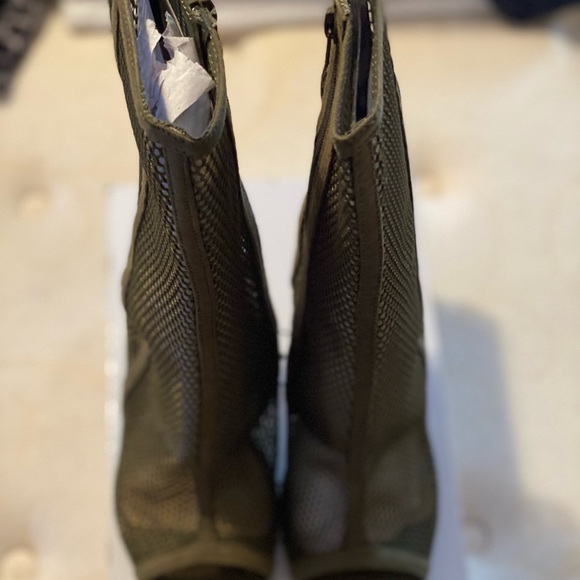 Steve Madden Adele Womens Faux Leather Heels - Picture 1 of 4